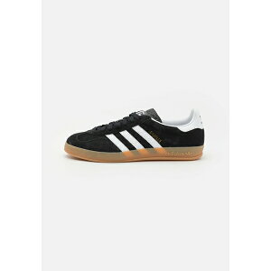 AfB_XIWiX fB[X Xj[J[ V[Y GAZELLE INDOOR - Trainers - core black/footwear white