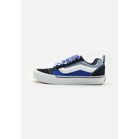 バンズ メンズ スニーカー シューズ KNU SKOOL UNISEX - Skate shoes - blue/white