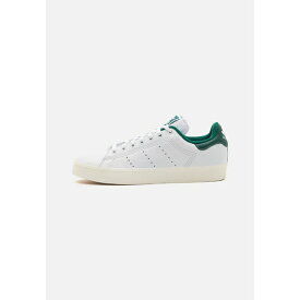 アディダスオリジナルス レディース スニーカー シューズ STAN SMITH UNISEX - Trainers - footwear white/collegiate green