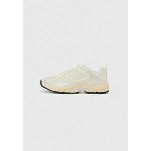 g~[qtBK[ fB[X Xj[J[ V[Y ARCHIVE - Trainers - ecru
