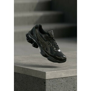 �A�V�b�N�X �����Y �X�j�[�J�[ �V���[�Y GEL KINETIC FLUENT UNISEX - Trainers - black/graphite grey