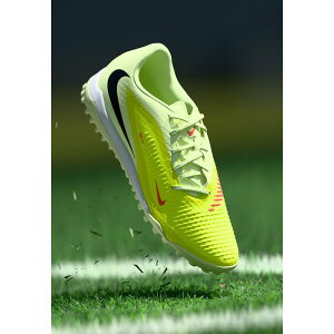 �i�C�L ���f�B�[�X �t�B�b�g�l�X �X�|�[�c PHANTOM 6 LOW ACAD TF - Turf football boots - hyper crimson/black/limelight