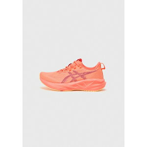 AVbNX Y T_ V[Y NOVABLAST 5 - Road running shoes - flash red/edo purple