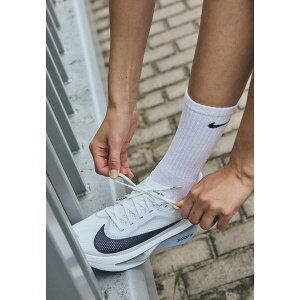 iCL fB[X ejX X|[c ZOOM FLY 6 - Road running shoes - white/gridiron/pure platinum/obsidian mist/metallic silver-coloured