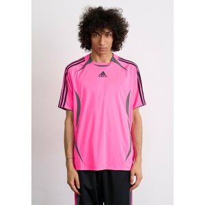 アディダスオリジナルス メンズ サンダル シューズ TEAMGEIST TEE - Print T-shirt - lucid pink/black