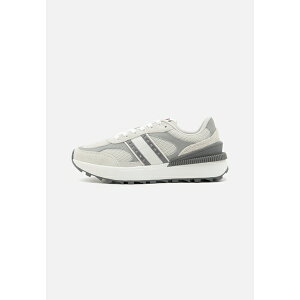 g~[qtBK[ fB[X Xj[J[ V[Y TECH RUNNER - Trainers - stratus grey
