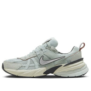 Nike �i�C�L ���f�B�[�X �X�j�[�J�[ �y(WMNS) Nike V2K Run 'Light Pumice Black Chrome' FN6703-003�z �T�C�Y US_W_13