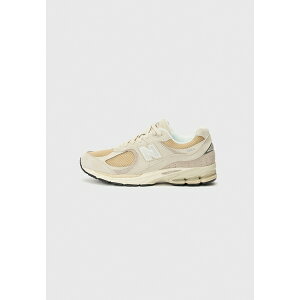 j[oX fB[X Xj[J[ V[Y U2002 - Trainers - beige