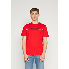 トミー ヒルフィガー メンズ Tシャツ トップス MONOTYPE CHEST STRIPE TEE - Print T-shirt - fierce red