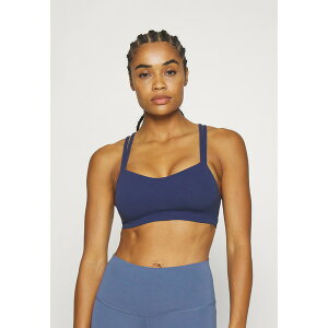 iCL fB[X tBbglX X|[c ALATE TRACE BRA - Light support sports bra - midnight navy/white