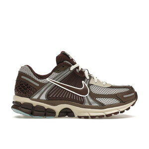 Nike �i�C�L ���f�B�[�X �X�j�[�J�[ �yNike Zoom Vomero 5 Earth Fossil (Women's)�z �T�C�Y US_9.5(26.5cm) Light Iron Ore/Earth/Fossil