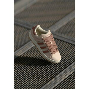 AfB_XIWiX fB[X Xj[J[ V[Y CAMPUS 00S W - Skate shoes - cream white/quartz/warm clay