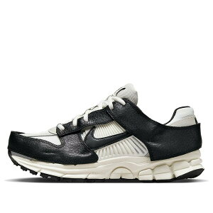 Nike �i�C�L ���f�B�[�X �X�j�[�J�[ White/Black/Photon Dust/Sail �y(WMNS) Nike Air Zoom Vomero 5 'Timeless' FJ5474-133�z �T�C�Y US_9.5(26.5cm)