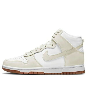 Nike �i�C�L ���f�B�[�X �X�j�[�J�[ Cream/White/Brown �y(WMNS) Nike Dunk High 'Sail Gum' DD1869-109�z �T�C�Y US_5(22.0cm)
