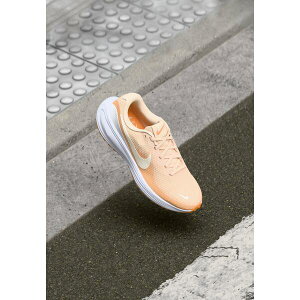 iCL fB[X tBbglX X|[c REVOLUTION 8 - Road running shoes - guava ice/orange chalk/marakesh/pale ivory