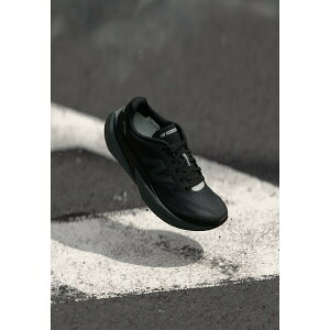 j[oX fB[X tBbglX X|[c FUELCELL REBEL V5 - Road running shoes - black