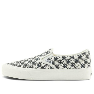 Vans �o���Y �����Y �X�j�[�J�[ �yVans Classics Slip-On Vr3 'Beige' VN0007NCKIG�z �T�C�Y US_8.5(26.5cm)