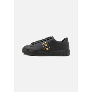 FT[` Y T_ V[Y APPLICATION MEDUSE AND STUD - Trainers - black/gold