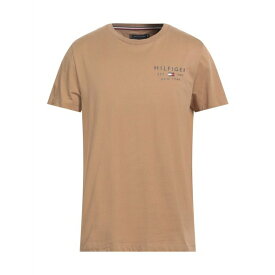 【送料無料】 トミー ヒルフィガー メンズ Tシャツ トップス T-shirts Camel