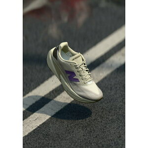 j[oX Y tBbglX X|[c FUELCELL REBEL V5 - Road running shoes - dream state