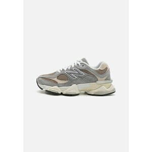 �j���[�o�����X ���f�B�[�X �X�j�[�J�[ �V���[�Y U9060 UNISEX - Trainers - slate grey