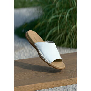 K{[ fB[X T_ V[Y Mules - wei?