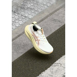 AVbNX Y T_ V[Y GEL NIMBUS 27 - Road running shoes - white/fawn