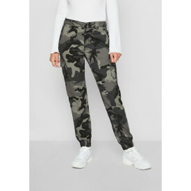 アーバン クラシックス レディース カジュアルパンツ ボトムス LADIES HIGH WAIST CAMO CARGO PANTS - Cargo trousers - dark camo