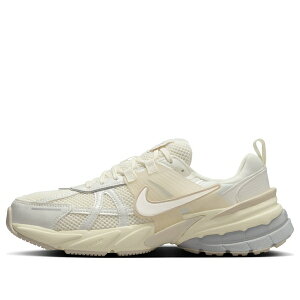 Nike �i�C�L ���f�B�[�X �X�j�[�J�[ �y(WMNS) Nike V2K Run 'Pale Ivory' HQ1512-110�z �T�C�Y US_W_10.5