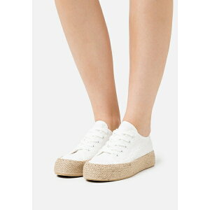 Ai tB[h fB[X T_ V[Y Casual lace-ups - white