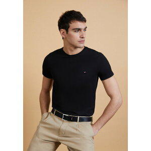 g~[ qtBK[ Y T_ V[Y CORE STRETCH SLIM NECK TEE - Basic T-shirt - black