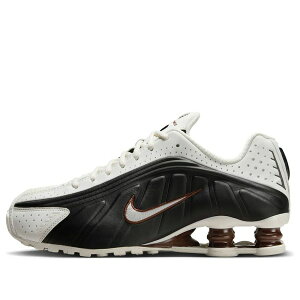 Nike �i�C�L ���f�B�[�X �X�j�[�J�[ �y(WMNS) Nike Shox R4 'Sail Black Fauna Brown' AR3565-104�z �T�C�Y US_8(25.0cm)