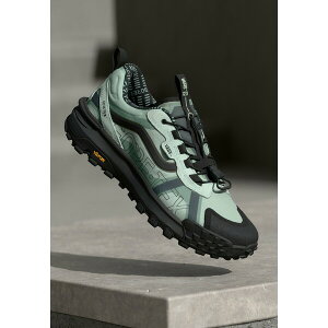 oY Y Xj[J[ V[Y MTE CROSSPATH XC GORE TEX UNISEX - Trainers - black/dusty olive