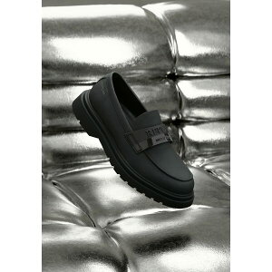 vC Y Xb|E[t@[ V[Y PIERCE TUMBLE - Slip-ons - black