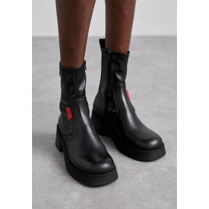 ~X^ fB[X u[c V[Y OLIANA - Platform ankle boots - black