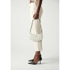 QX fB[X V_[obO obO ALDINA - Cross body bag - off white