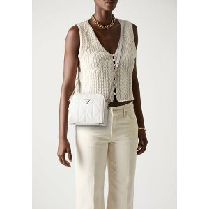 QX fB[X V_[obO obO ALDINA - Cross body bag - off white