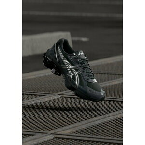 �A�V�b�N�X ���f�B�[�X �X�j�[�J�[ �V���[�Y GEL KINETIC FLUENT UNISEX - Trainers - graphite grey/pure silver-coloured