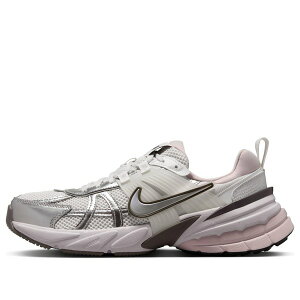 Nike �i�C�L ���f�B�[�X �X�j�[�J�[ �y(WMNS) Nike V2K Runtekk 'Summit Cave Stone' FD0736-010�z �T�C�Y US_W_11.5