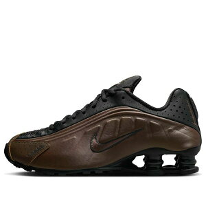 Nike �i�C�L ���f�B�[�X �X�j�[�J�[ Off Noir/Ironstone/Dark Smoke Grey �y(WMNS) Nike Shox R4 'Off Noir Ironstone' AR3565-007�z �T�C�Y US_8.5(25.5cm)