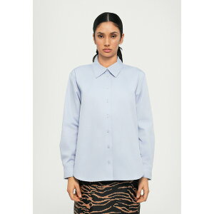 �o�E���E���h�w���K�[�f�� ���f�B�[�X �V���c �g�b�v�X MAXENE - Button-down blouse - blue