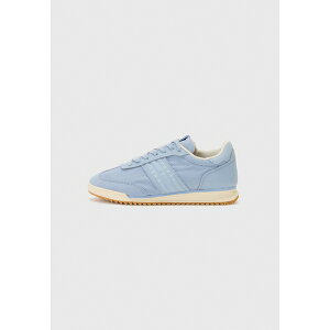g~[qtBK[ fB[X Xj[J[ V[Y LOW PROFILE - Trainers - blue chime