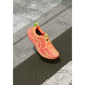 AVbNX Y jO X|[c NOOSA TRI 16 - Road running shoes - orange glow/flash red