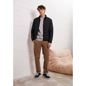 }R|[ Y WPbgu] AE^[ JACKET REGULAR FIT REPREVE STAND UP COLLAR 2WAY VISLON - Light jacket - black