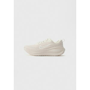 iCL Y tBbglX X|[c VOMERO PLUS - Road running shoes - grey/silver-coloured/off white