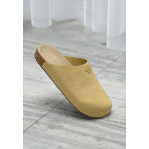 AfB_XIWiX Y T_ V[Y ADIMULE UNISEX - Clogs - golden-coloured beige