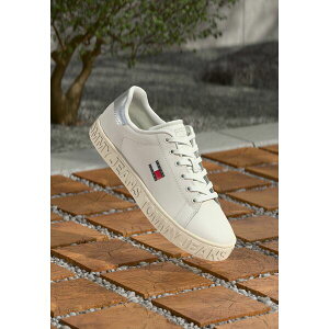 g~[qtBK[ fB[X Xj[J[ V[Y LOGO OUTSOLE - Trainers - ecru/silver-coloured