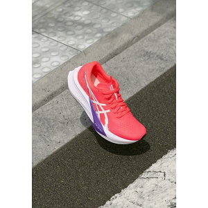 AVbNX fB[X tBbglX X|[c MAGIC SPEED 4 - Road running shoes - flash red/white