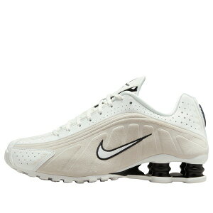 Nike �i�C�L ���f�B�[�X �X�j�[�J�[ �y(WMNS) Nike Shox R4 'Summit White Light Orewood Brown' HQ7739-100�z �T�C�Y US_W_13.5