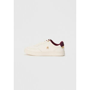 g~[ qtBK[ fB[X Xj[J[ V[Y ELEVATED COURT - Trainers - ancient white